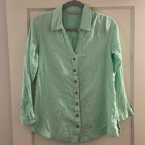 Soft Surroundings Light Green V neck button down 100% cotton top